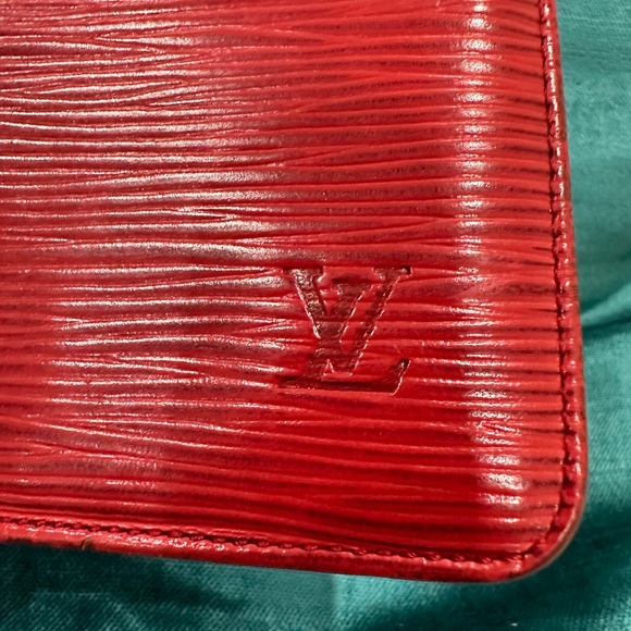 Louis Vuitton red Epi keychain pouch - Picture 7 of 12